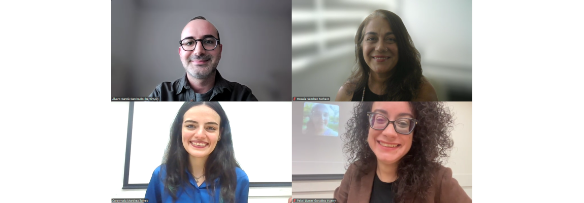 De izquierda a derecha, el profesor Álvaro García Garcinuño, la señora Rosalie Sánchez Pacheco, la estudiante Coraymaliz Martinez Torres y la profesora Pabsi Livmar González Irizarry, consejera de tesis.