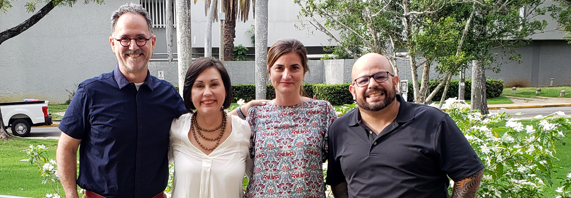 De izquierda a derecha, el Dr. Luis A. García Nevares, la Prof. Yvette Torres Rivera, la estudiante Grace Jové Rodríguez y el Dr. Alejandro Álvarez Nieves, consejero de tesis.